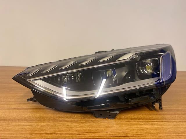 AFT FAR KOMPLE SOL LEDLİ BEYİNLİ AUDI A4 2016 8W0941033D OEM: 8W0941033D - AFT 8W09410330 kodlu oto yedek parça