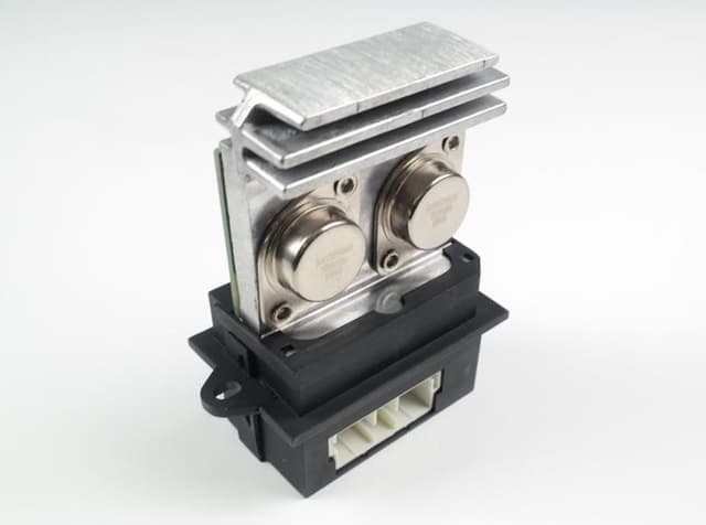 AUTODAK HIZ AYAR ÜNİTESİ KLİMA ROLESİ R19-MASTER II 2.8 7701033535 OEM: 7701033535 - AUTODAK DAK3422 kodlu oto yedek parça