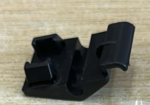 BEMOT KAPUT DAYAMA KLİPSİ BÜYÜK KANGOO 7703077439 OEM: 7703077439 - BEMOT 73667 kodlu oto yedek parça