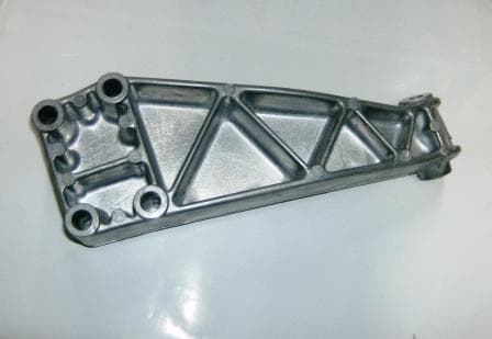 BIRLIK MESNET TAKOZU MOTOR KULAĞI TMPR SX MOTOR 7590377 OEM: 7590377 - BIRLIK 0114 kodlu oto yedek parça