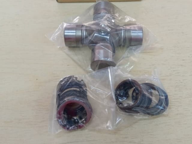 GMB MAFSAL İSTAVROZU MITSUBISHI CANTER 3.6L FE515 00- 3.9L FE449 93-99 ÖLÇÜ: DIŞTAN SEGMANLI BOY:102 X KAFA ÇAPI:31.75 OEM: MB000154-MB293448-MC834856 - GMB GUM-75 kodlu oto yedek parça