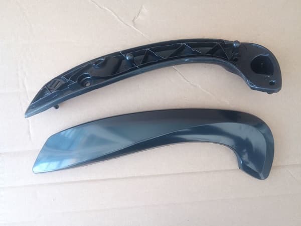 GROSSE KAPI İÇ ÇEKME KOLU SAĞ MEGANE 3-FLUENCE KOMPLE: ALT YUVA VE DIŞ KAPAĞI SET KOLÇAĞI DIŞ 809600007R OEM: 809600007R - GROSSE 9731 kodlu oto yedek parça