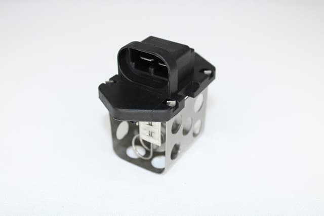 MOTORTEC FAN MOTOR REZİSTANSI MEGANE I-CLIO II KANGOO-SYMBOL I II-TWİNGO I-LOGAN I-MASTER-MOVANO II-III 7701042681-214934359R-7701040717 OEM: 7701042681-214934359R-7701040717 - MOTORTEC RNT0715 kodlu oto yedek parça