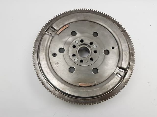 MY VOLAN DMF RENAULT CAPTUR II 20 CLIO V 19 KADJAR 18 MEGANE IV 18 DACIA DUSTER 17 DOKKER 18 1.5 BLUE DCI K9K 123004762R OEM: 123004762R - MY 123004762R kodlu oto yedek parça