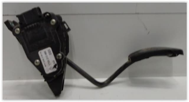 MY GAZ PEDALI KAPTÖR TRAFIC II OEM: 7700313060 - MY 7700313060 kodlu oto yedek parça