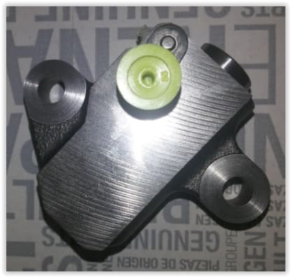 OEK EKSANTRİK ZİNCİR GERGİSİ DACIA SANDERO YM 130705365R-130701HCO4 OEM: 130705365R-130701HCO4 - OEK 130705365R kodlu oto yedek parça