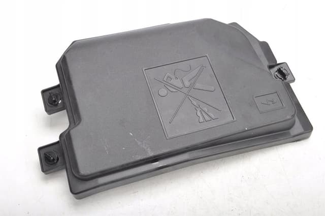 OEK SİGORTA KUTUSU KAPAĞI ÜST RENAULT CLİO V 19 284B87246R OEM: 284B87246R - OEK 284B87246R kodlu oto yedek parça