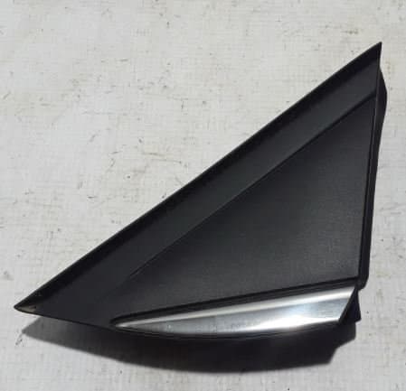 OEK AYNA KENAR BAKALİTİ SOL KROM NIKELAJLI RENAULT MEGANE IV 15 638758950R OEM: 638758950R - OEK 638758950R kodlu oto yedek parça