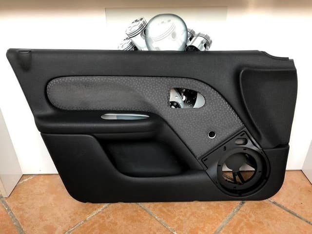 OEK x KAPI PANOSU ÖN SAĞ CLIO OEM: 8200751980 - OEK 8200751980 kodlu oto yedek parça