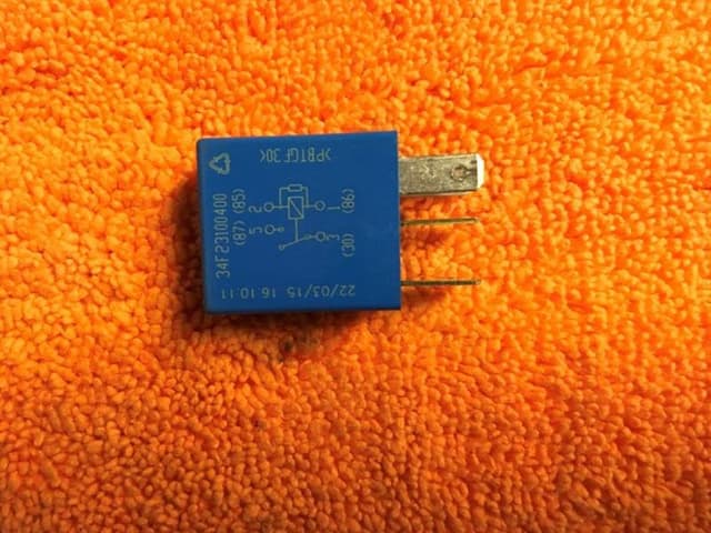 OEK RÖLE 25A CLIO IV-DUSTER-FLUENCE OEM: 8200830500 - OEK 8200830500 kodlu oto yedek parça