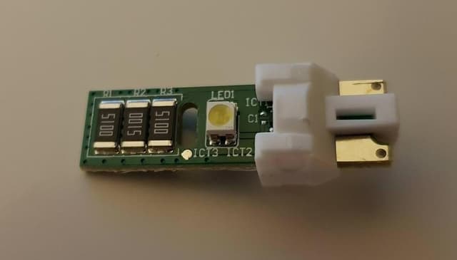 OEK TORPİDO ALT LED PEUGEOT-CITROEN 9813171980 OEM: 9813171980 - OEK 9813171980 kodlu oto yedek parça