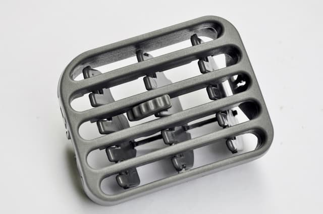 OKSA HAVALANDIRMA IZGARASI GRİ SOL CLIO 2 2004-2009 7702258375 OEM: 7702258375 - OKSA 821 kodlu oto yedek parça