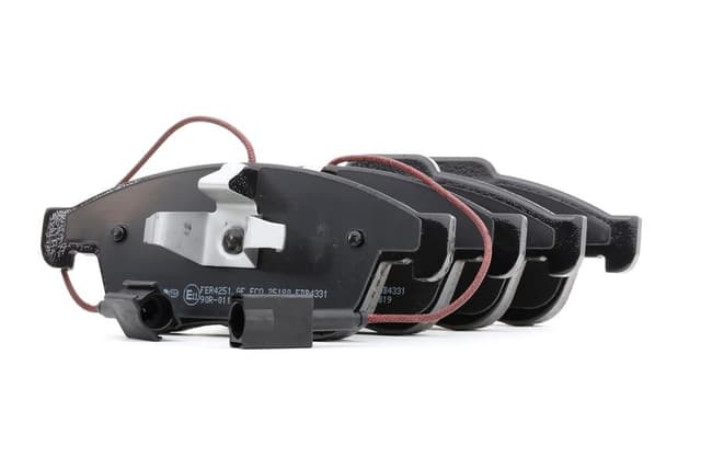 VALEO ÖN BALATA ALFA ROMEO GIULIETTA 1.4 TB 10 > 1.6 JTDM 105 10 > FTE KIRMIZI KUTU OEM: 77365355 - VALEO 9002137 kodlu oto yedek parça