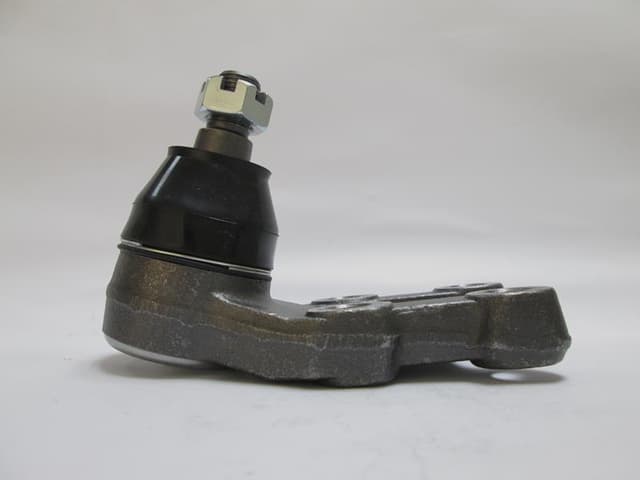 GMB ROTİL ALT SAĞ/SOL TOYOTA HILUX 2.4L 2L-T LN85 LN145 4X2 90-04 OEM: 4333039245-4334039225-4333029105 - GMB 0101-0555 kodlu oto yedek parça