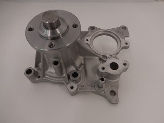 GMB DEVİRDAİM SU POMPASI TOYOTA HILUX 2.4L 2GDFTV GUN125 REVO 4x2 4x4 2015-> 2.8L 1GDFTV GUN126 GUN136 2 015-> - LAND CRUISER 2.8L 1GDFTV GDJ150 GDJ155 2015-> OEM: 1610009710-1610009711-1610019365 - GMB GWT-161A kodlu oto yedek parça