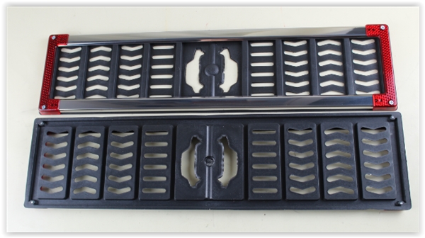 AUTOPARCT PLAKA ALTLIĞI PASLANMAZ KIRMIZI REFLEKTÖRLÜ 2 Lİ TAKIM HIRDAVAT PLAKALIK OEM: PLAKALIK - AUTO TSPA56 kodlu oto yedek parça görseli