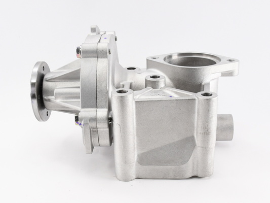 GMB DEVİRDAİM SU POMPASI MITSUBISHI L200 2.4L 4N15 KL2T euro5 H-LINE 6 vites 15-> FIAT FULLBACK 16> 2.4D ALT GÖVDE İLE OEM: 1300A140-6000608262 - GMB GWM-110AMH kodlu oto yedek parça görseli