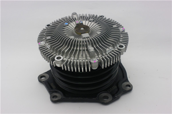 GMB DEVIRDAIM SU POMPASI FAN TERMİKLİ NISSAN PICK UP 2.7L TD27 TD27T D22 97-01 - TERRANO 2.7L TD27T R20 dizel turbo 96-> OEM: 210100F002-2101080G28-2101080G25 - GMB GWN-65AF kodlu oto yedek parça görseli