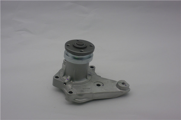 GMB DEVİRDAİM SU POMPASI SUZUKI ALTO 0.8L F8B SS80 SB308 86- / CARRY 1.0L F10A SK410 84- OEM: 1740073820-1740073821 - GMB GWS-11A kodlu oto yedek parça görseli