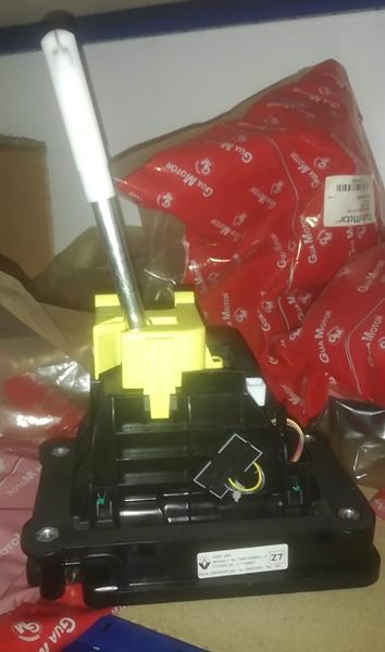 GUA VİTES KUMANDA KUTUSU KOLLU TELSİZ RENAUL CLIO IV-CAPTUR 341080966R-341089694R OEM: 341080966R-341089694R - GUA 40482 kodlu oto yedek parça görseli