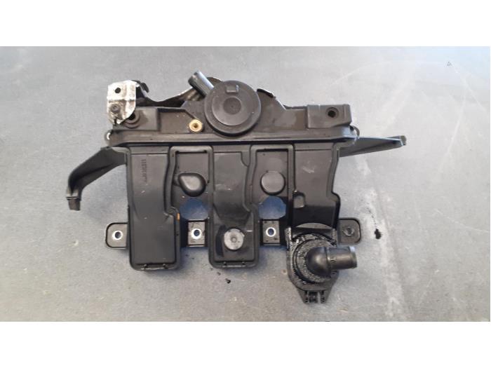 MY YAĞ DEKANTÖRÜ RENAULT TRAFIC III 15> FLUENCE 12> KADJAR 15> MEGANE IV 15> TALISMAN 16> 1.6dCi R9M OEM: 118301003R-118305906R - MY 118301003R kodlu oto yedek parça görseli