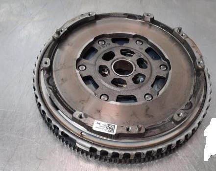 MY VOLAN DMF CAPTUR II 20> KADJAR 15> MEGANE IV 15> CLIO V 19> DUSTER II 19> DOKKER 19> QASHQAI II 18 > 1.3 TCE H5H OEM: 123104593R-123100461R-1231000Q6F - MY 123104593R kodlu oto yedek parça görseli