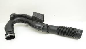 MY HAVA FİLTRE BORUSU FLUENCE-KADJAR-MEGANE III OEM: 165755972R - MY 165755972R kodlu oto yedek parça görseli