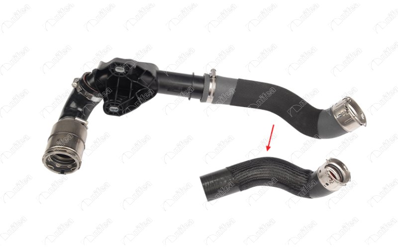 NIFEA TURBO HORTUMUPLASTİK BORU HARİÇOK İLE GÖSTERİLEN BÜYÜK HORTUM RENAULT MASTER OEM: 144603730R-144603389R-95529993 - NIFEA 12789 kodlu oto yedek parça görseli