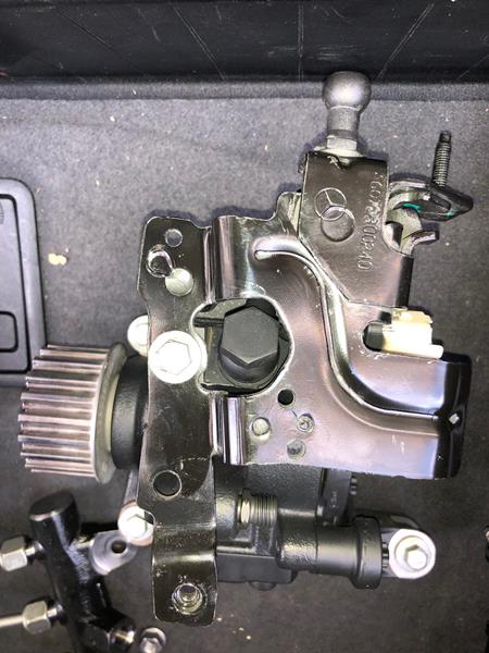 OEK YUKSEK BASINC POMPASI MERCEDES OM607 W176 W246 C117 X117 W415 X156 . RENAULT CAPTUR-KAJDAR 15 GRAND KNG 13 MGN III-SCENIC III 09 QASHQAI-JUKE K9K 1.5 dCi A6070700001-167008997R OEM: A6070700001-167008997R - OEK 167003669R kodlu oto yedek parça görseli