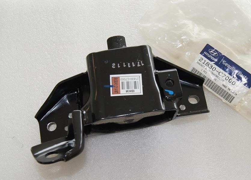 OEK MOTOR BAĞLANTI TAKOZU KULAĞI SOL YAĞLI HYUNDAI İ20 15 21830C7000-21830C7200 OEM: 21830C7000-21830C7200 - OEK 21830C7200 kodlu oto yedek parça görseli