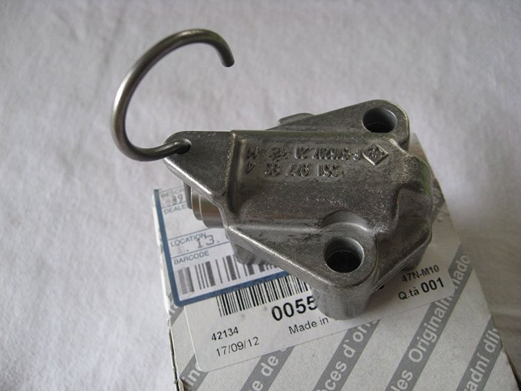 OEK EKSANTRİK ZİNCİR GERGİSİ LINEA 1.3MtJ 03- ASTRA J 1.3CDTI 09-15 CORSA C 1.3CDTI 03-09 OEM: 55197785-93190427-46788786 - OEK 55197785 kodlu oto yedek parça görseli