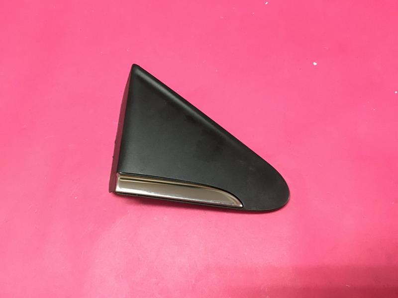 OEK AYNA BAKALİTİ ÖN ÇAMURLUK / AYNA ARASI BAKALİTİ NİKELAJLI SAĞ CLIO IV OEM: 638741447R-638742442R - OEK 638741447R kodlu oto yedek parça görseli