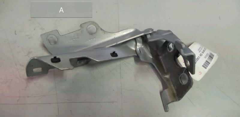 OEK MOTOR KAPUT MENTEŞESİ SAĞ CLIO II OEM: 8200715439-7700842681 - OEK 8200715439 kodlu oto yedek parça görseli