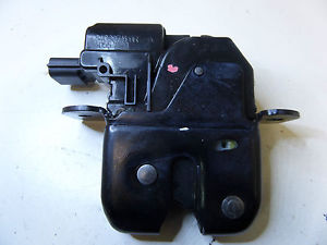 OEK BAGAJ KİLİDİ CLIO IV-MGN II 846307169R-846300003R-905039428R OEM: 846307169R-846300003R-905039428R - OEK 846307169R kodlu oto yedek parça görseli