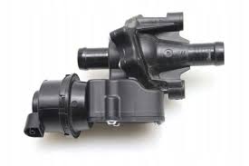 OEK TERMOSTAT KOMPLE RENAULT KADJAR 15 MEGANE IV 15 DUSTER II 18 CLIO V 19 AUSTRAL 23 1.3 TCE H5H 922306682R-922309109R OEM: 922306682R-922309109R - OEK 922309109R kodlu oto yedek parça görseli