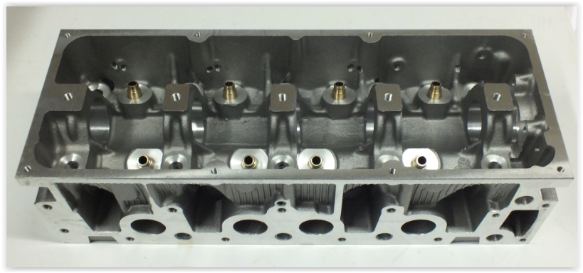 OZGAYD SİLİNDİR KAPAĞI YAN CLIO BBO E7J 1.4-1.6 ALİM.MANİFOLD 8200476217-7701471954-6001543371 OEM: 8200476217-7701471954-6001543371 - OZGAYD CH09-010 kodlu oto yedek parça görseli