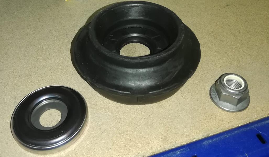 SNR ÖN AMORTİSÖR TAKOZU RULMAN SOMUN KNG 97 CLIO II 98 SYMBOL 00 TWNG 07 KB655.07 543A00300R-7701479059-7701472254 OEM: 543A00300R-7701479059-7701472254 - SNR KB655.41 kodlu oto yedek parça görseli