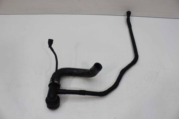 YTT RADYATÖR ALT HORTUMU FIAT EGEA 1.3 D 356SXB1A. 356SXH1A. 356SXD1A 15 OEM: 52082481 - YTT 25104 kodlu oto yedek parça görseli